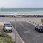 3 Près De La à - Fr-1-236-126